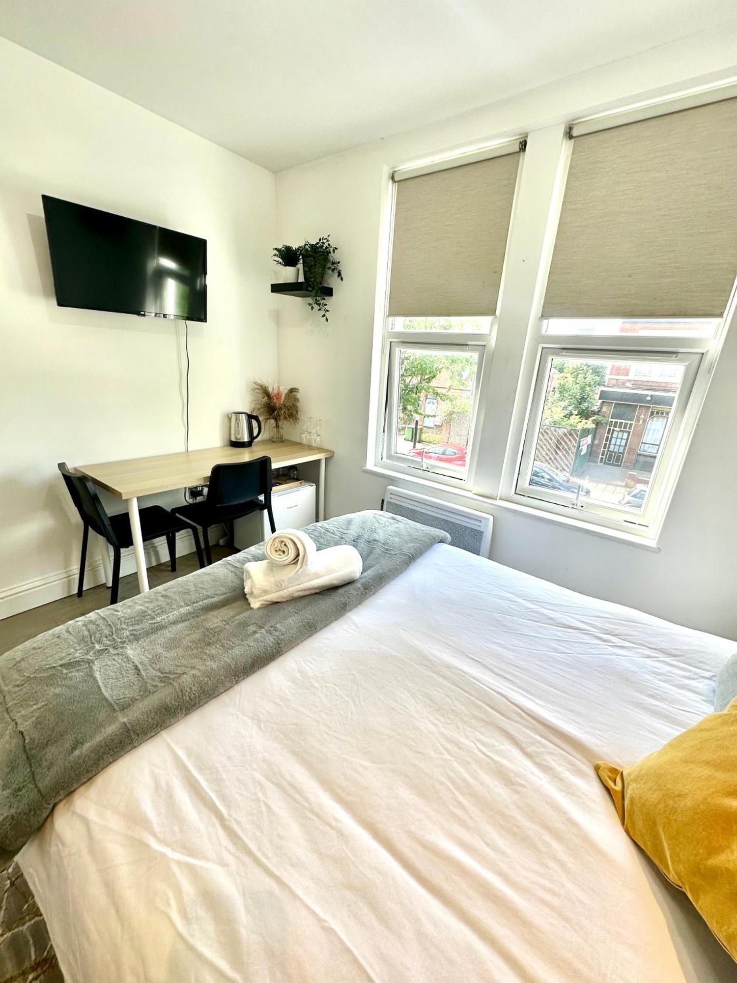 Cosy En-Suite Room In Stratford Londres Exterior foto